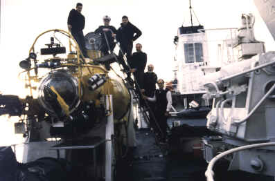sous-marin d'exploration "Griffon" à bord du "Triton"